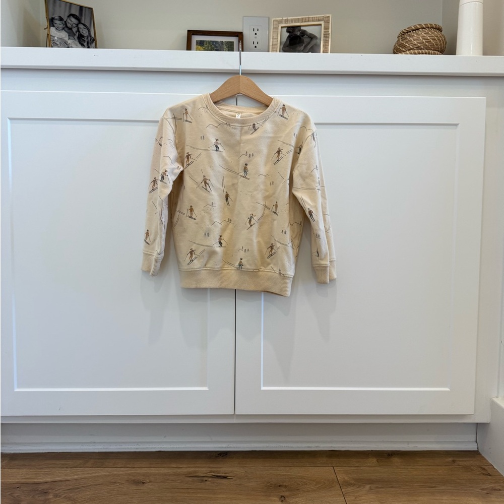 Rylee + Cru Cream Sweatshirt Classic Knit Style